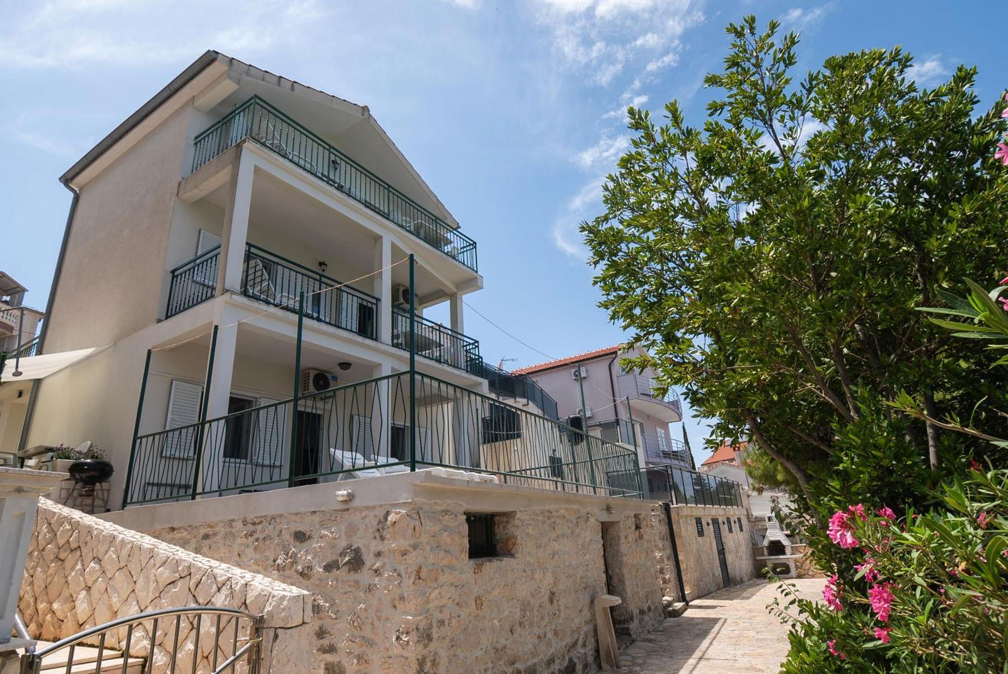 Apartments Ivica Primošten Екстериор снимка